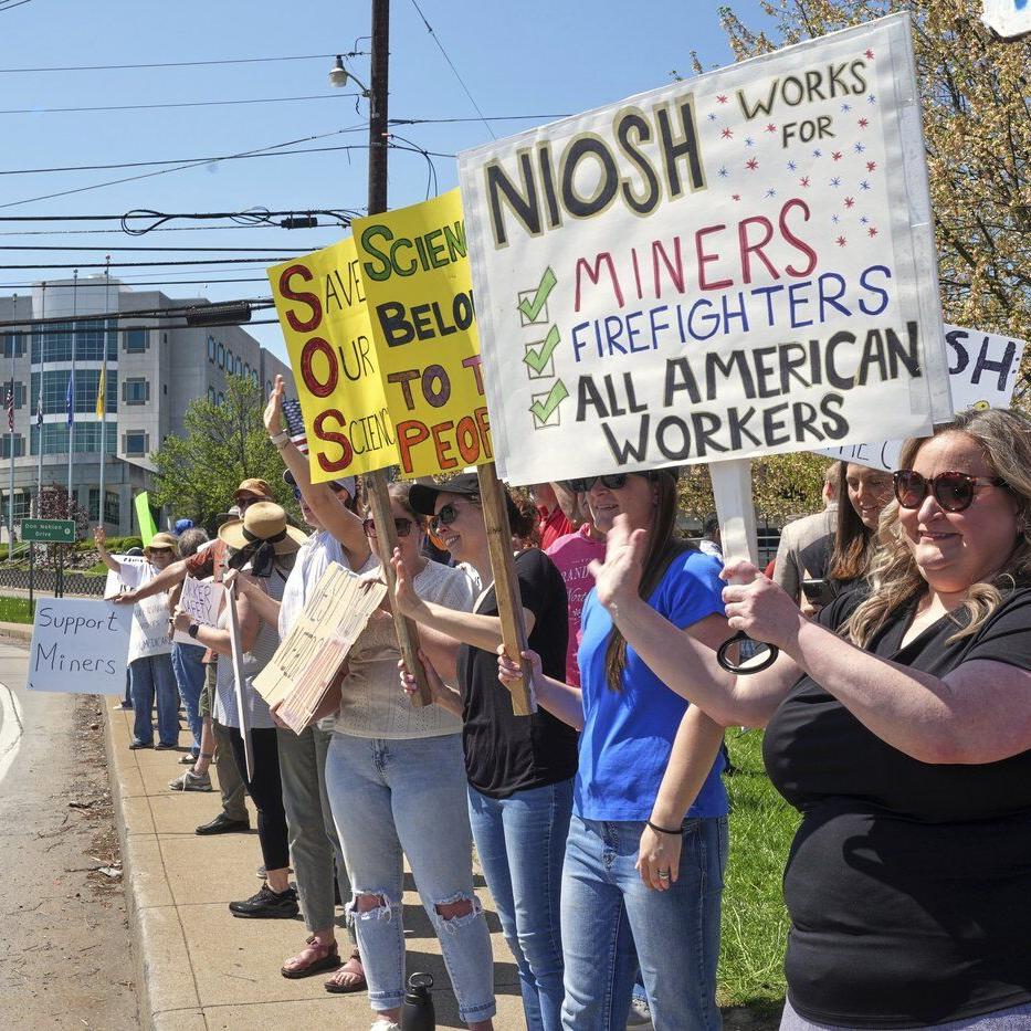 Judge orders restoration of jobs in health program for West Virginia coal miners